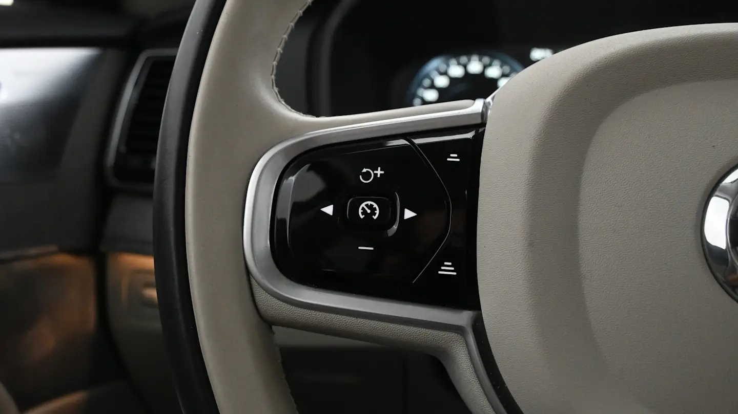 Car Image - 1uO82LuV8WuD8TvxIQ2VjJ