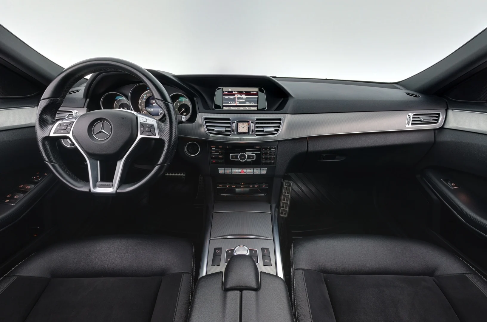 Car Image - 4Q6X8glInD3tE3VRf6hC4m