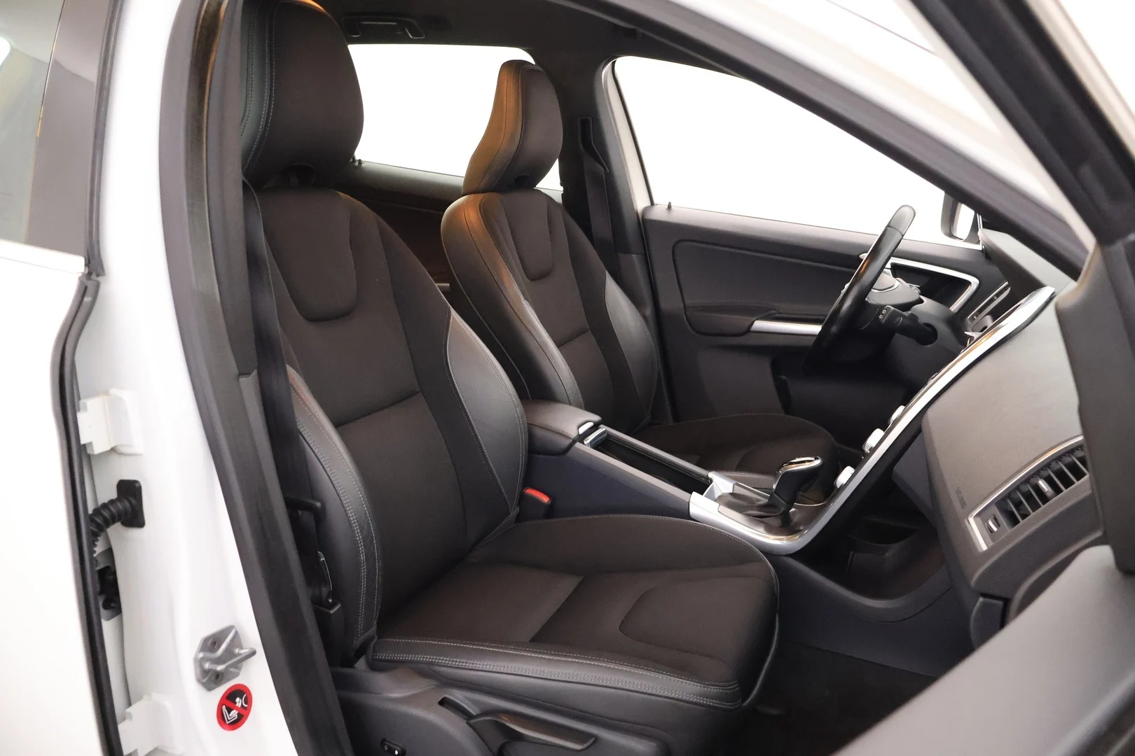 Car Image - 10W89BqtXUUiKPatsjgdCp