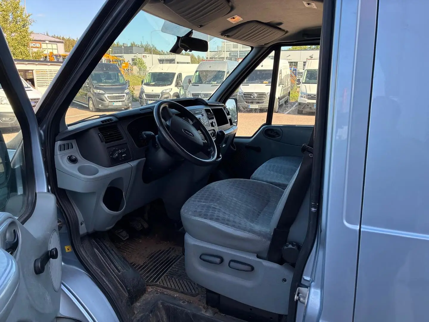 Car Image - PQtqriLSgzdw1biJ4bhuw