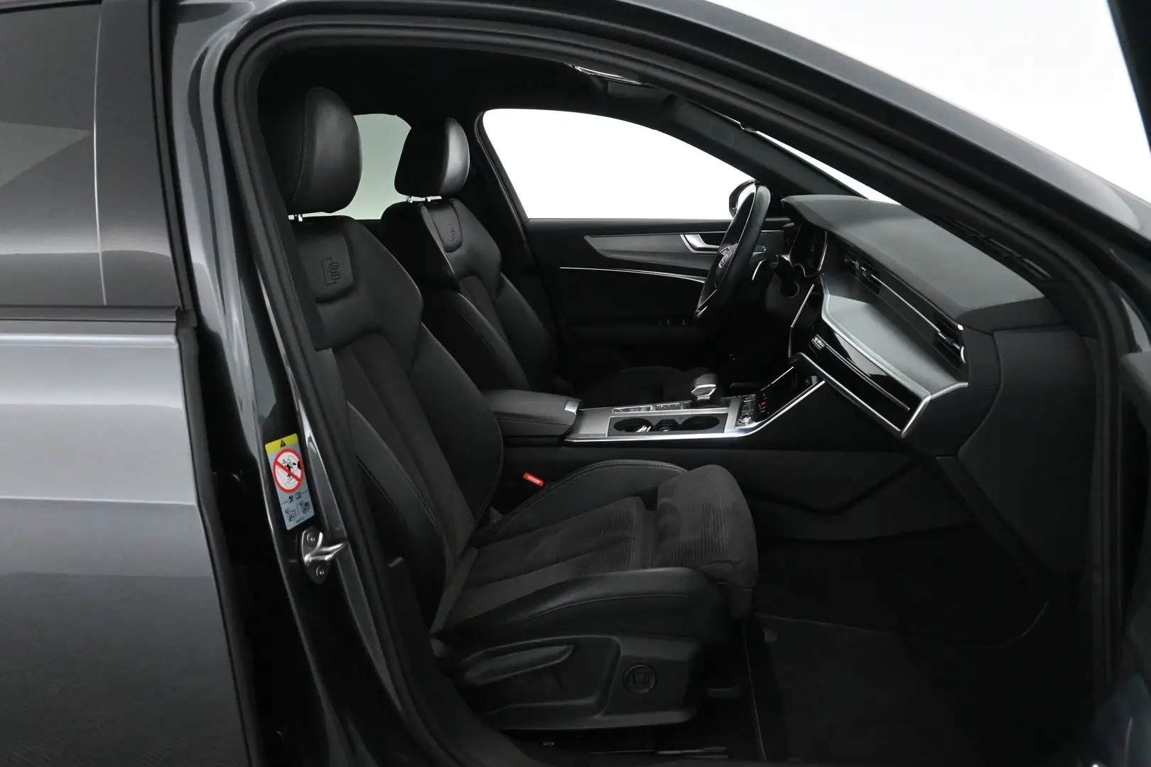Car Image - 38RPOjEloqJ2WpbzLe2fxR