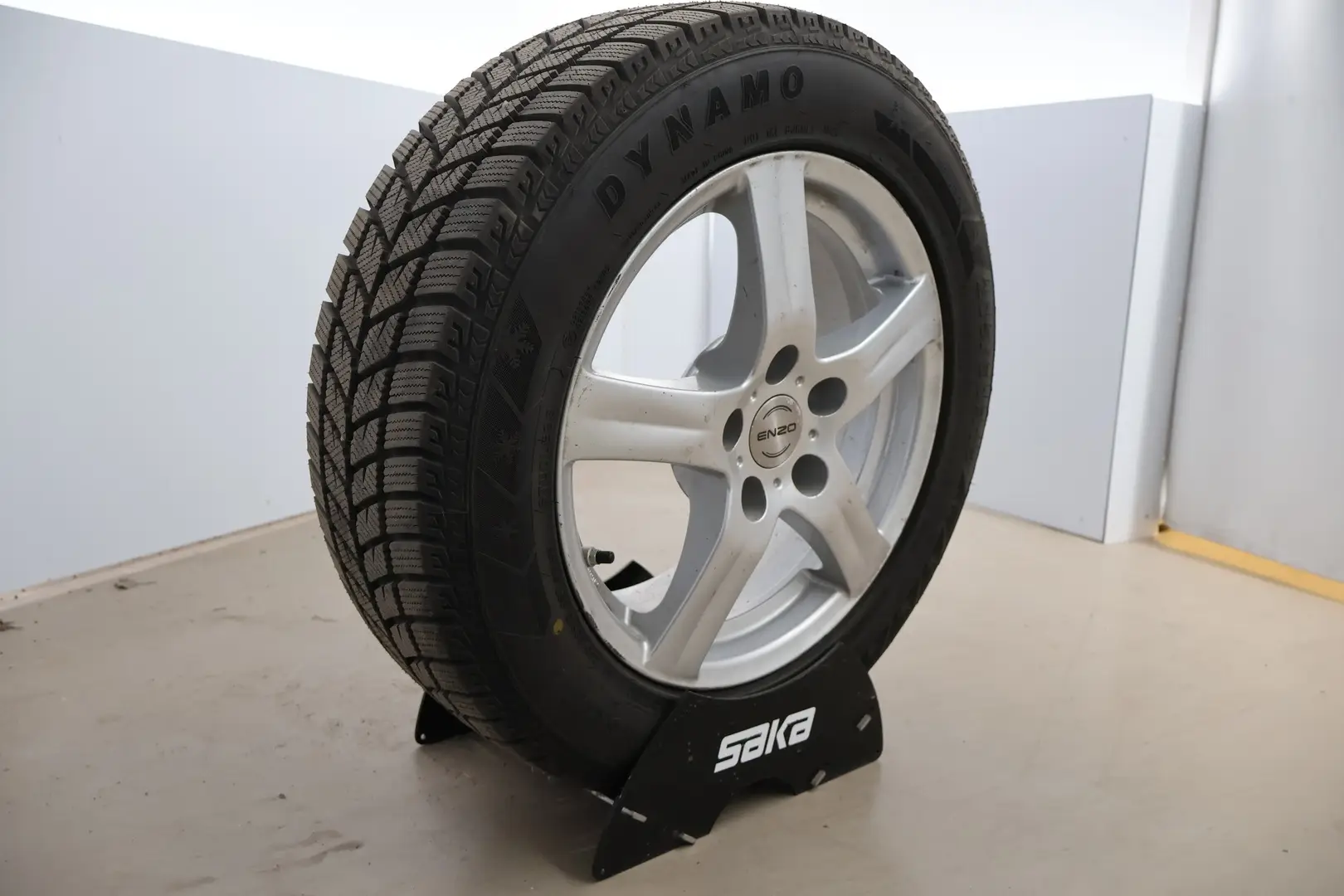 Car Image - bxlsoE7IUj8XmEme4XENw