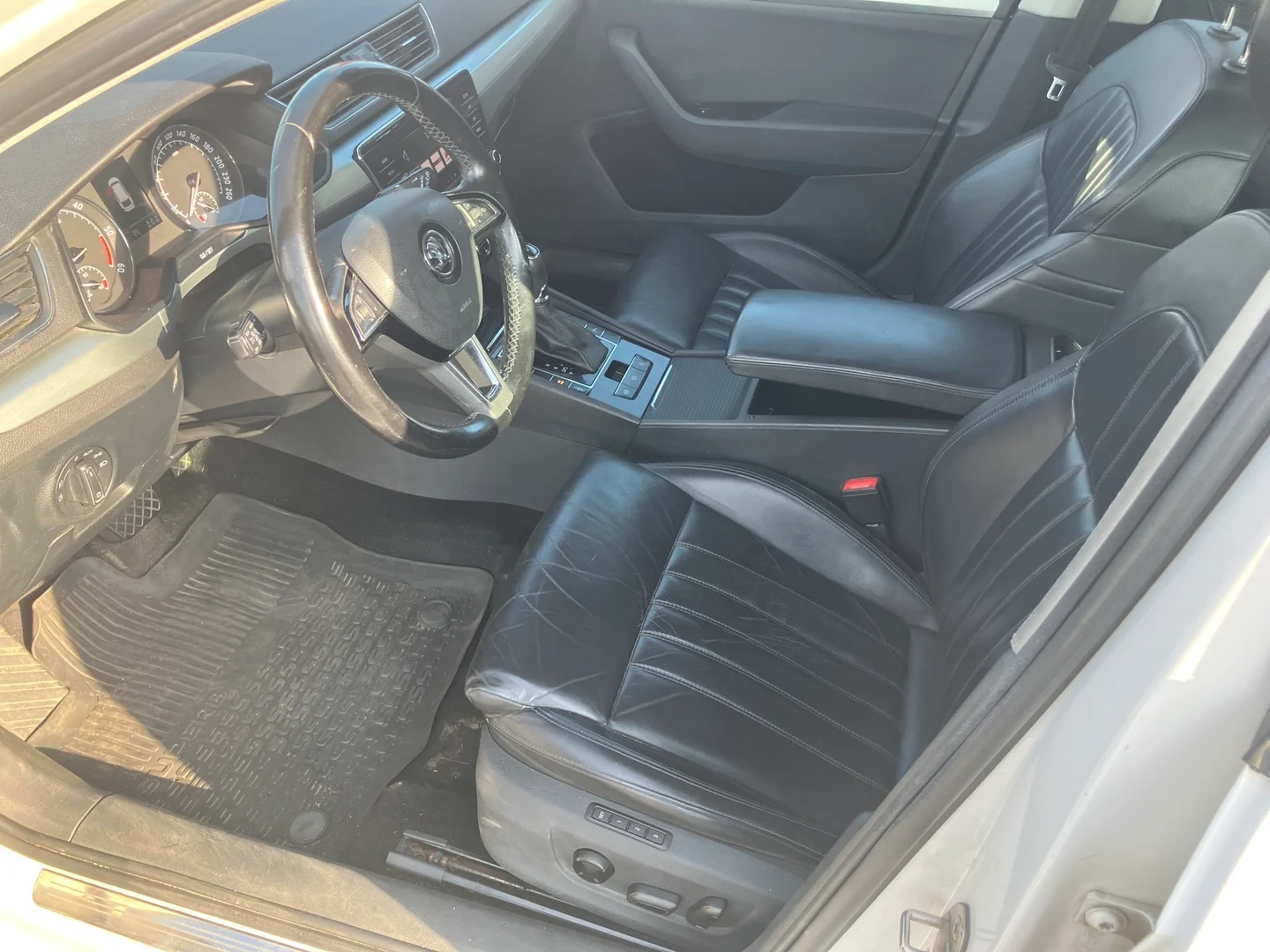 Car Image - 3DDIxKCn0kjRwboTl4qyni