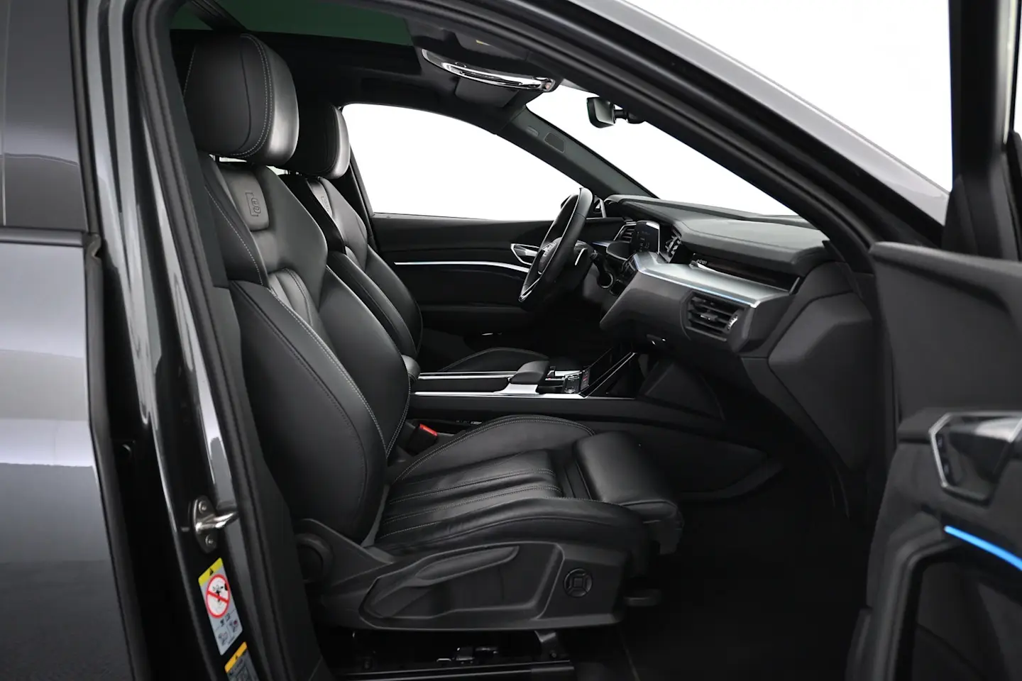 Car Image - 13qKRl2OPLxgjSBJBgMV9z