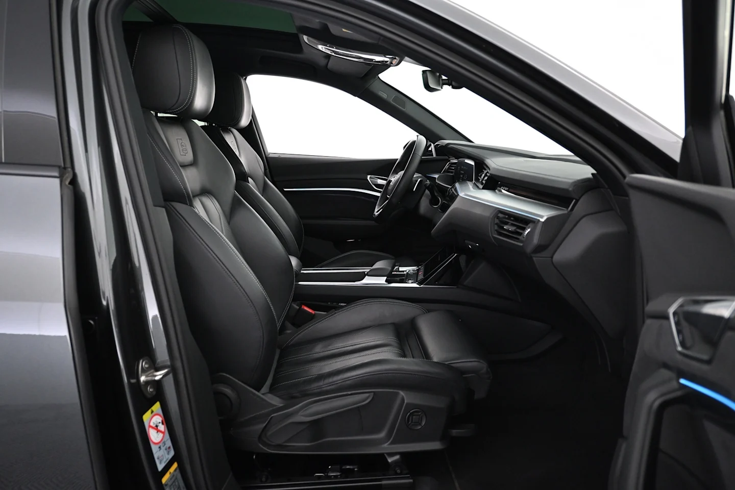 Car Image - 13qKRl2OPLxgjSBJBgMV9z