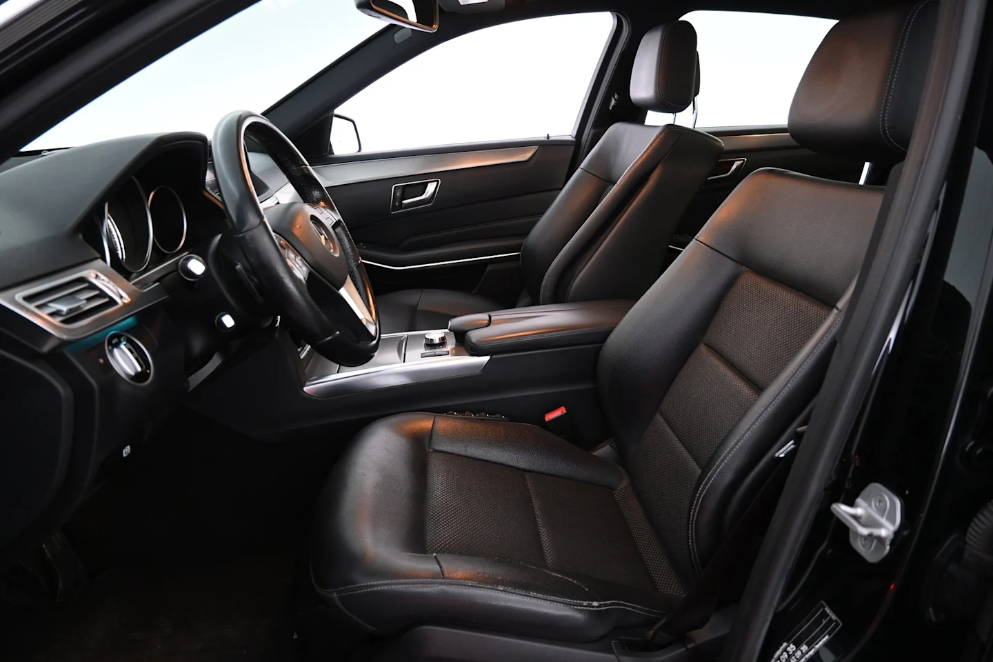 Car Image - 7EVBmiAbRKmq3o8mhpK9hx