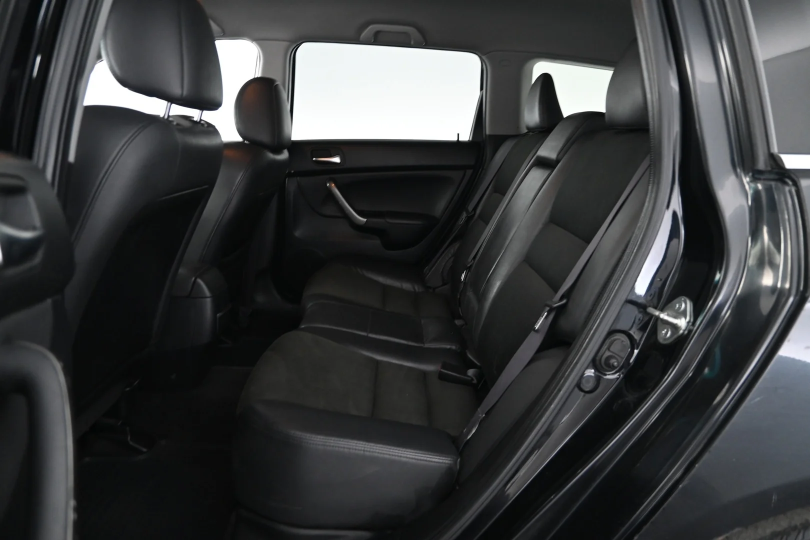Car Image - 2UJ47NqwoJAkNSQgKqSWN8