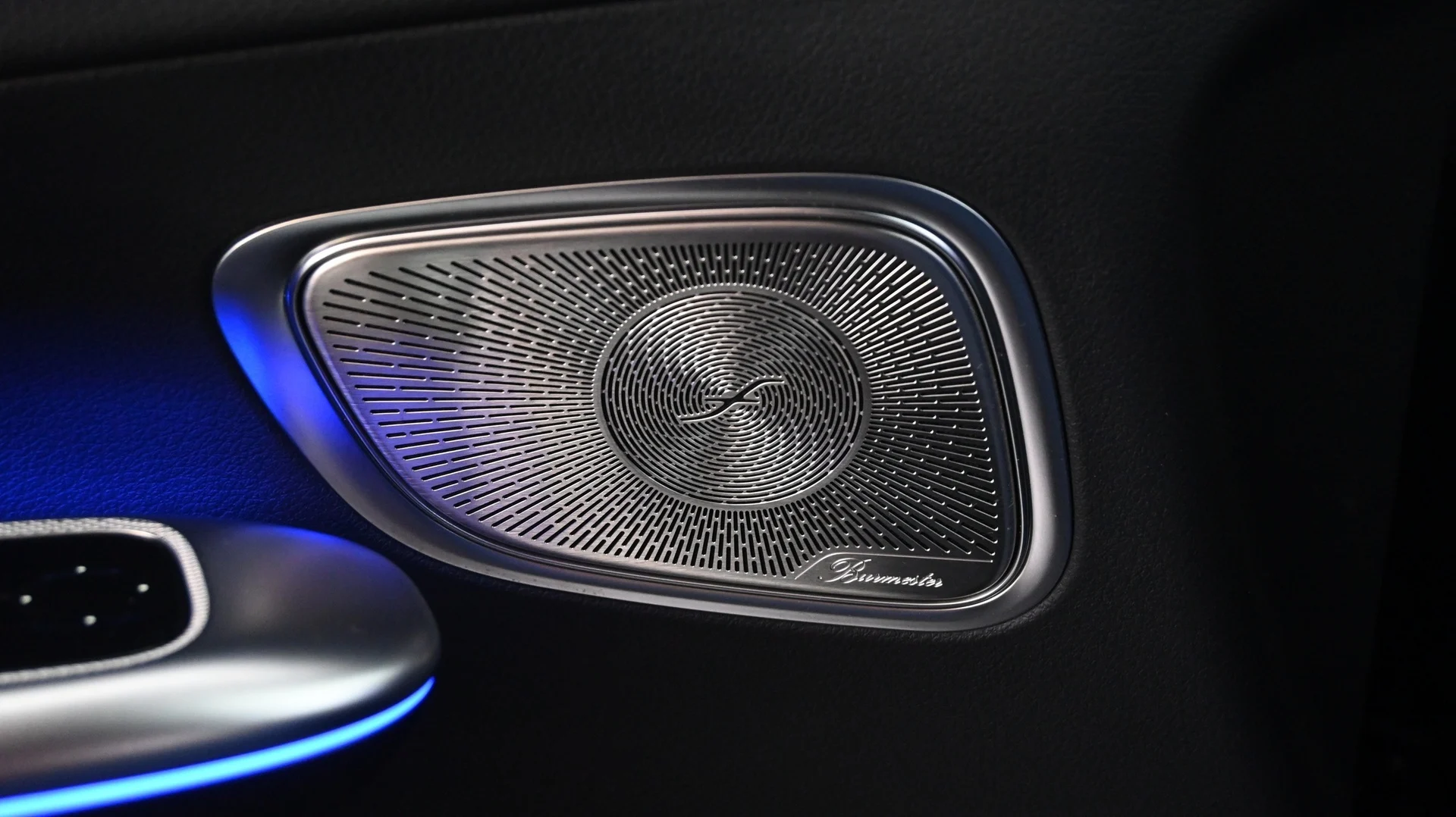 Car Image - 4hOq4wP8QfFCYD1VuGGxyv