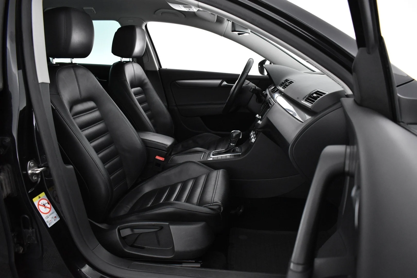 Car Image - 1UUorSsv9c4vHYqZIWL8kI