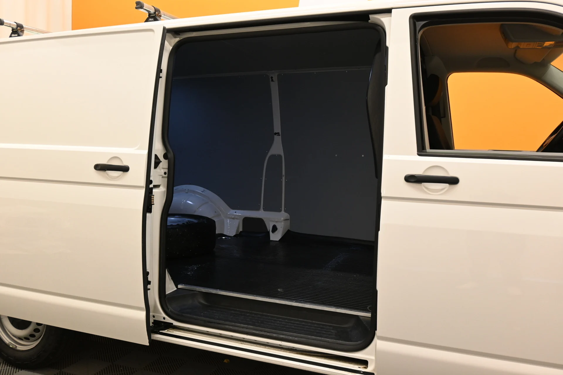 Car Image - 42jgBIp54O1vcE7ljEusSk