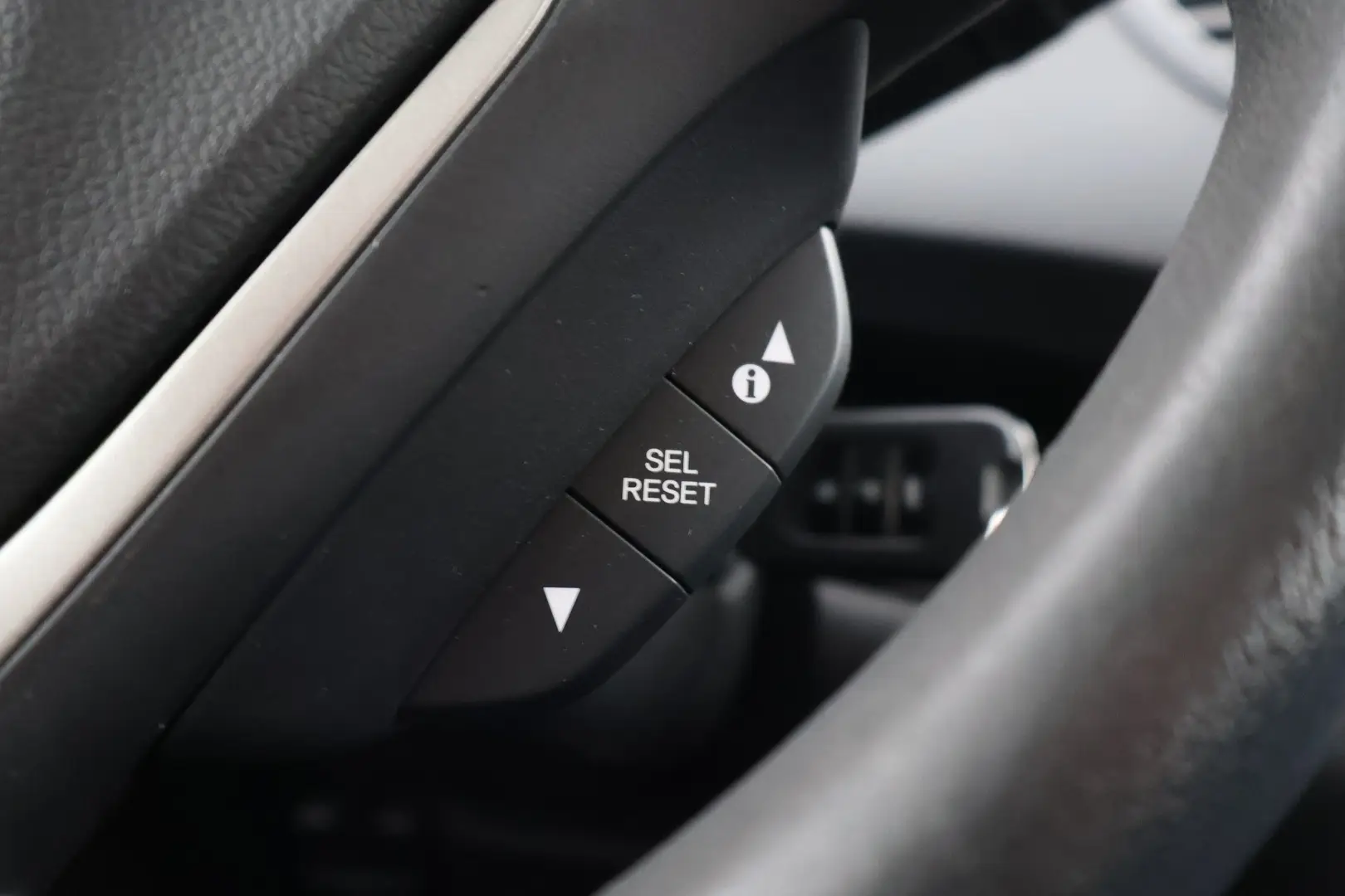 Car Image - nMoSDlS1Oppl8AF4fErnb