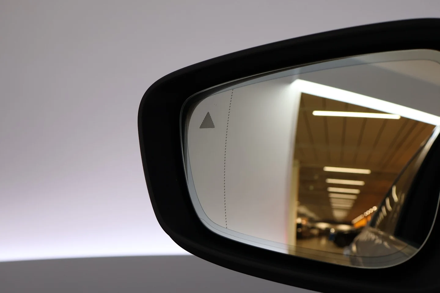 Car Image - 6zjOYggbvM9JO1jflRU1oH