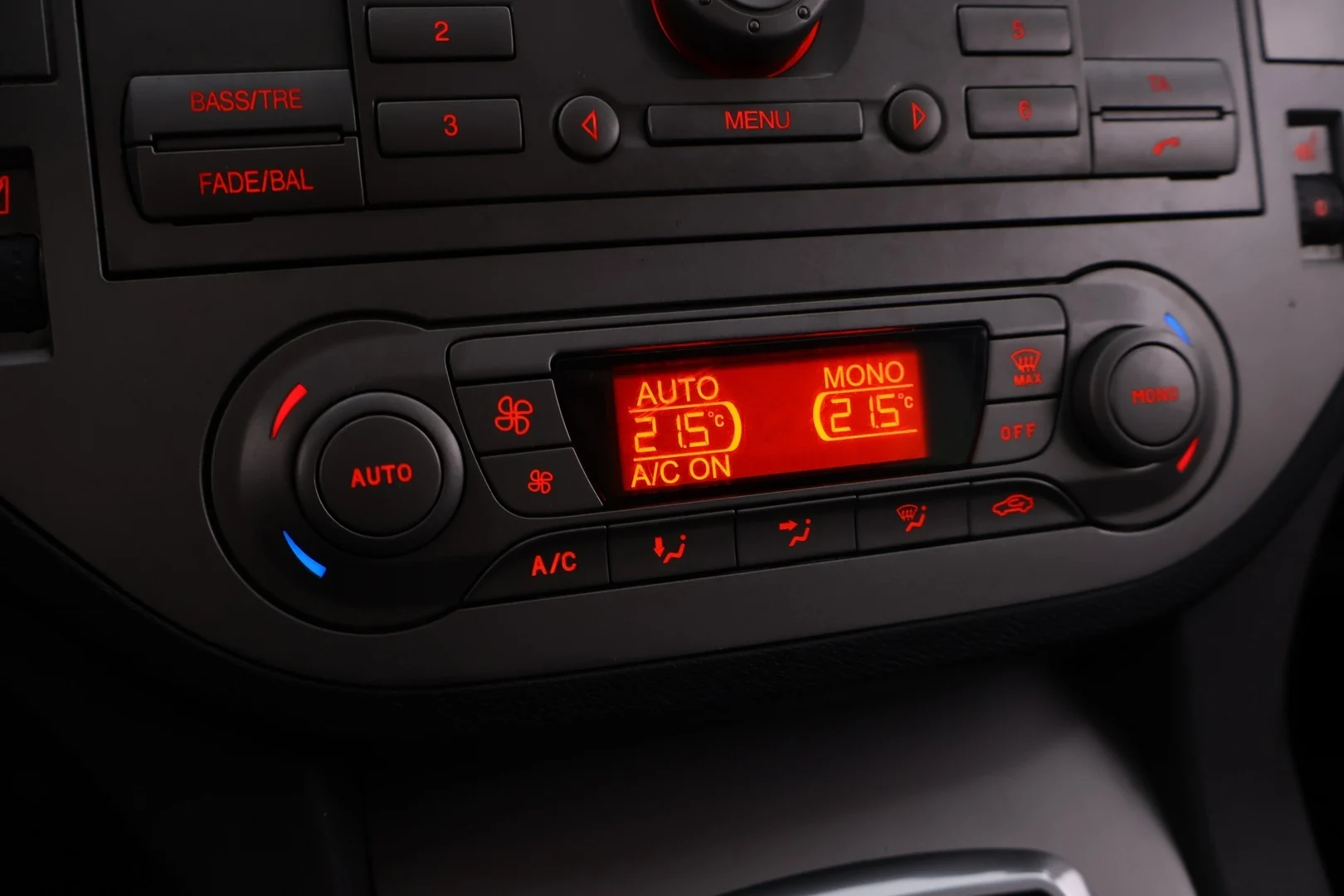 Car Image - 4MROOvRXdu1b3MCxe2aGeo