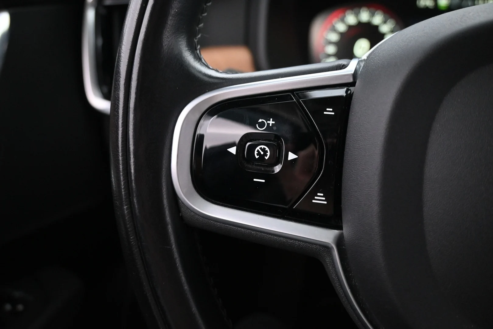 Car Image - 1bWFJSsWHvH8SDSR9EgXzx