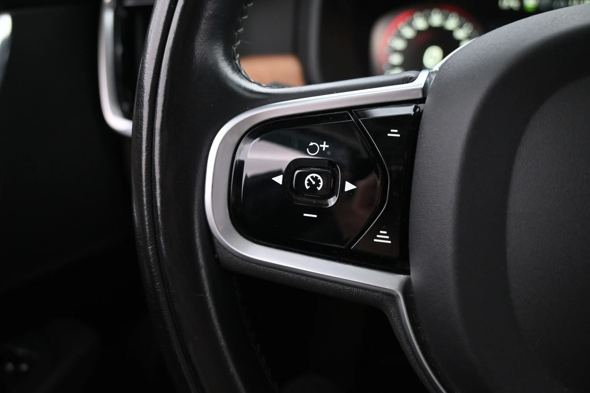 Car Image - 1bWFJSsWHvH8SDSR9EgXzx