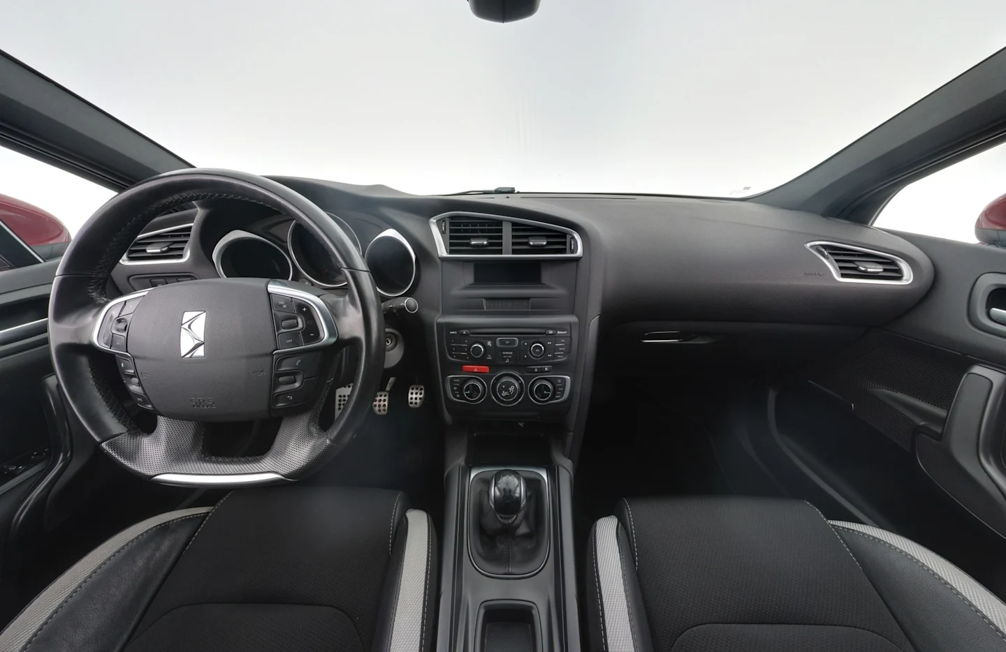 Car Image - 2asm22Y6d2rcJPq2llw8tb