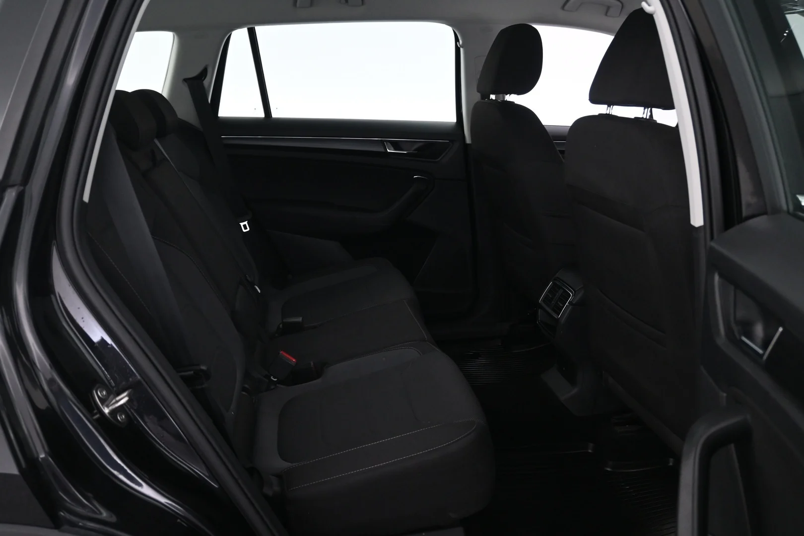 Car Image - 5DtuxscPTD3RSYUuevn1hH