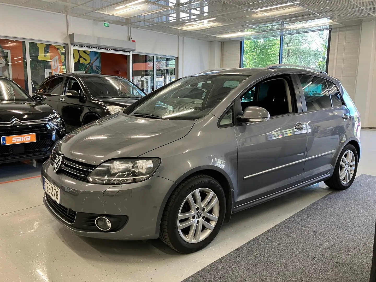 Car Image - 6I2hbpLMAWjQjxMWZDIC42