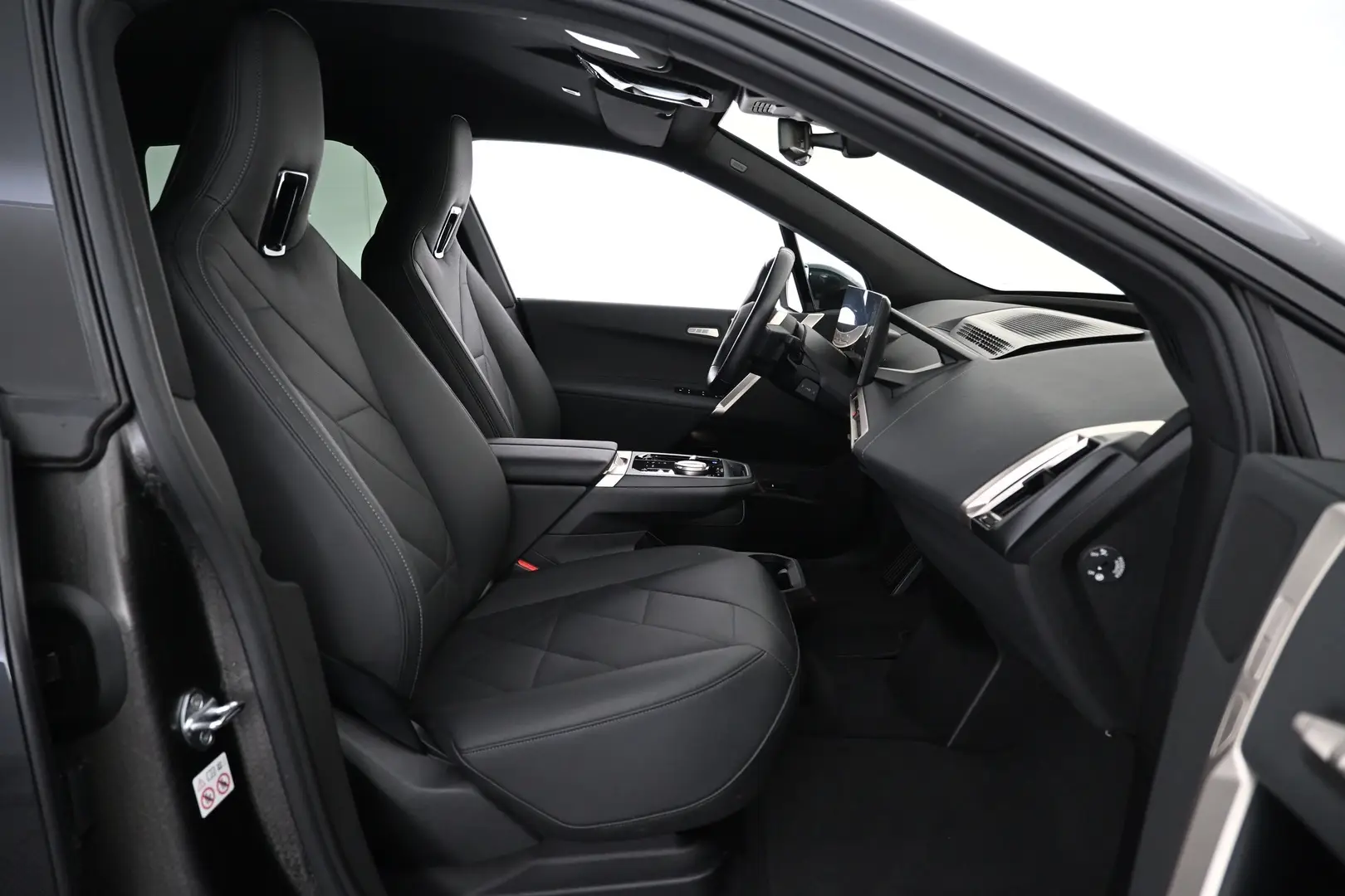 Car Image - 4lh3ECCfuPDpJxDr4eqyZN