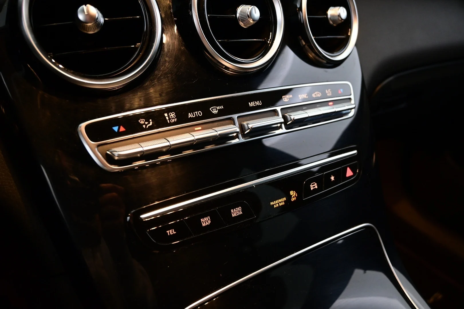 Car Image - 1TbuJ7f7cbemHToWkreFj