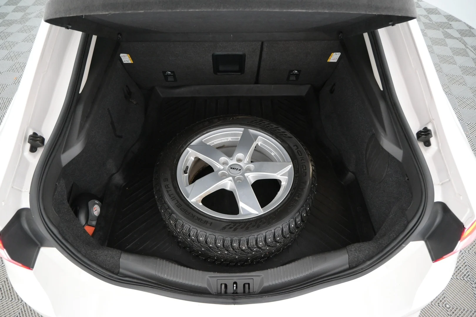 Car Image - 5XYTyAP5RneZygYeT55rAK