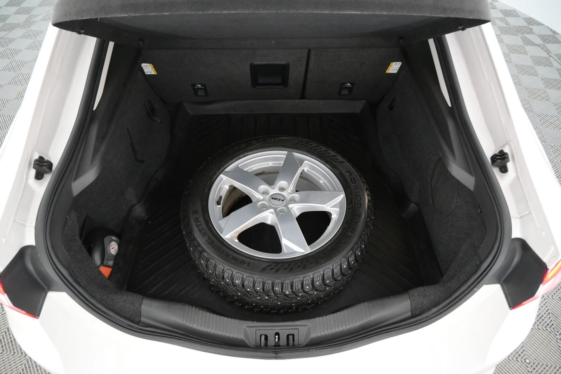 Car Image - 5XYTyAP5RneZygYeT55rAK