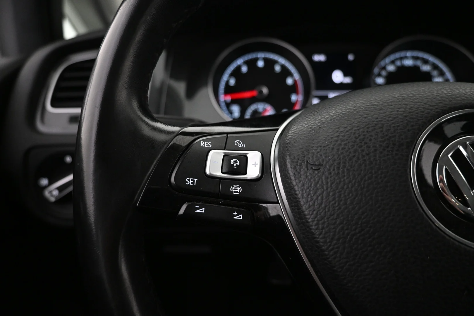 Car Image - 2DR7Ow70Xvn5tIHEfbgVDG
