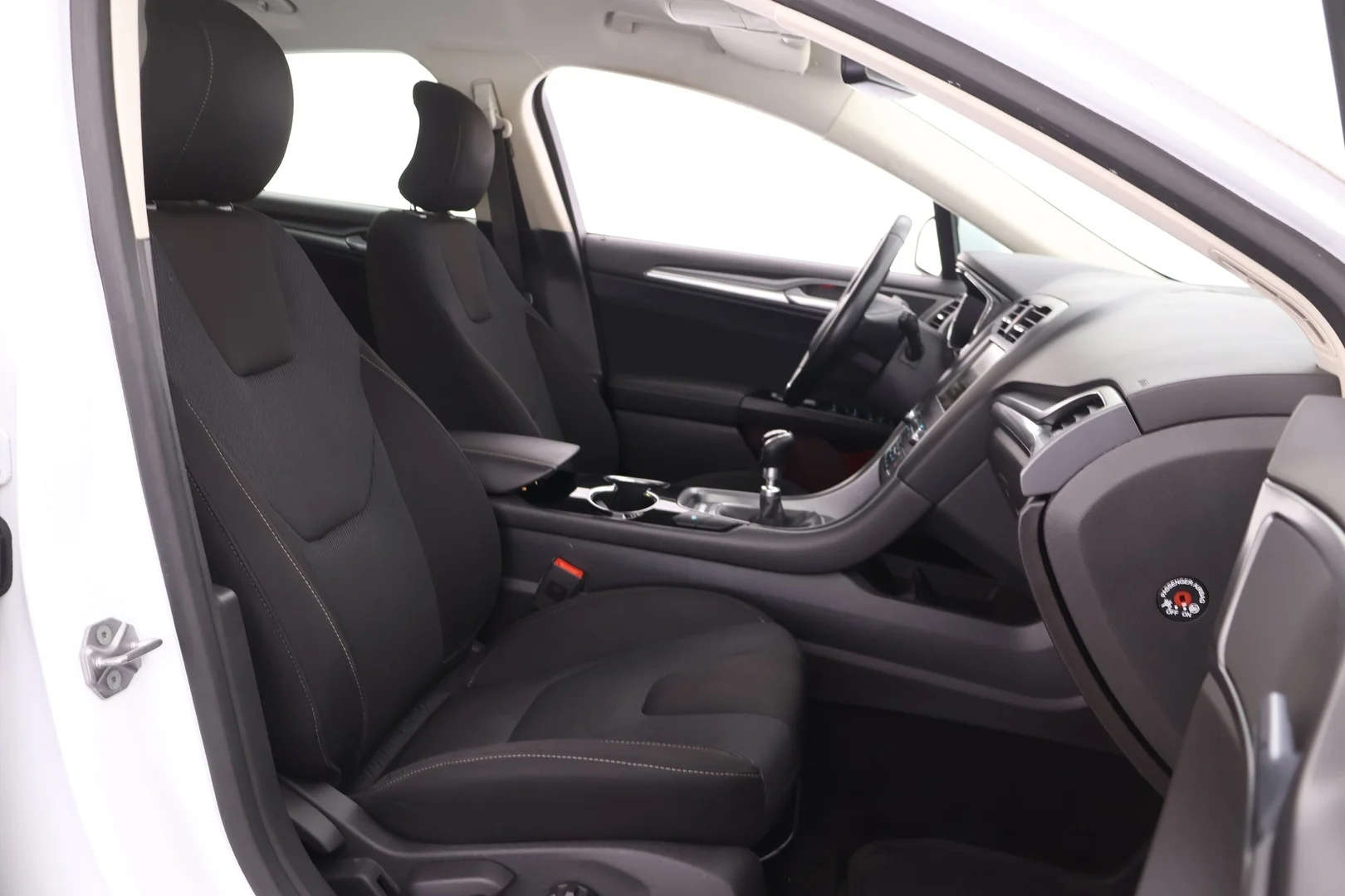 Car Image - 6GBRfvpHPNz32y83MKBgCW