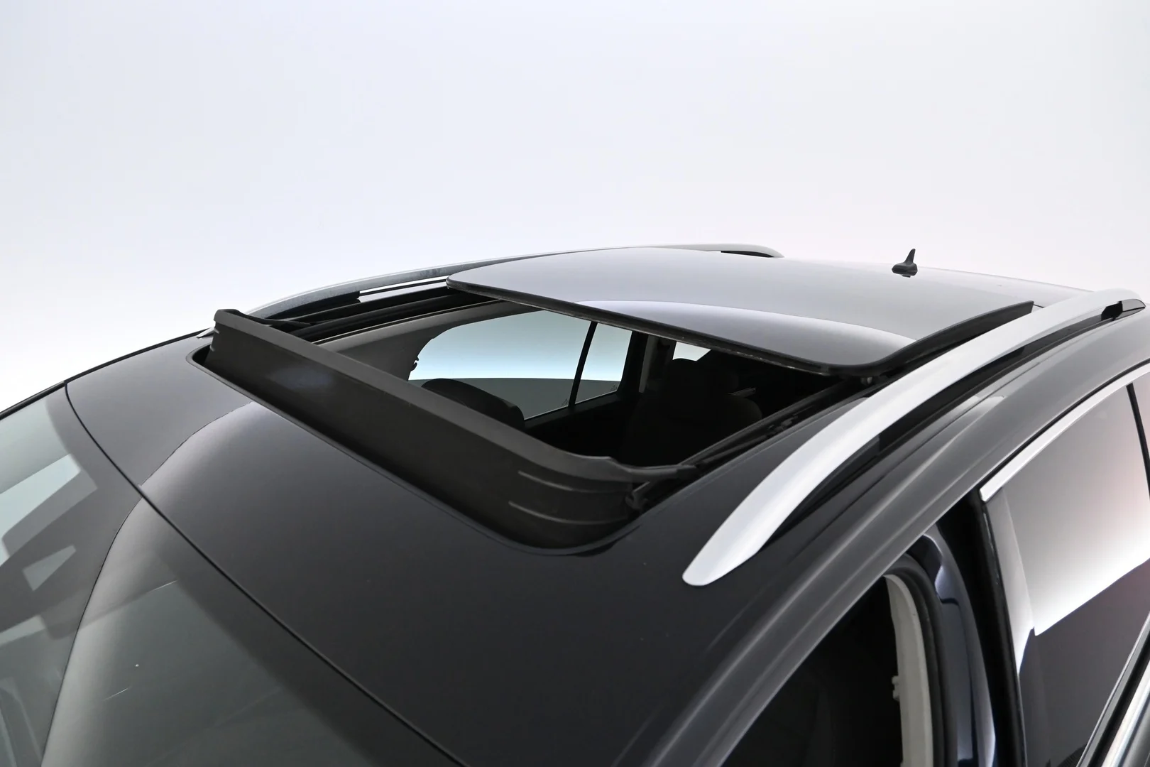 Car Image - GTwGz2JKguCMJp9QeG7Rc