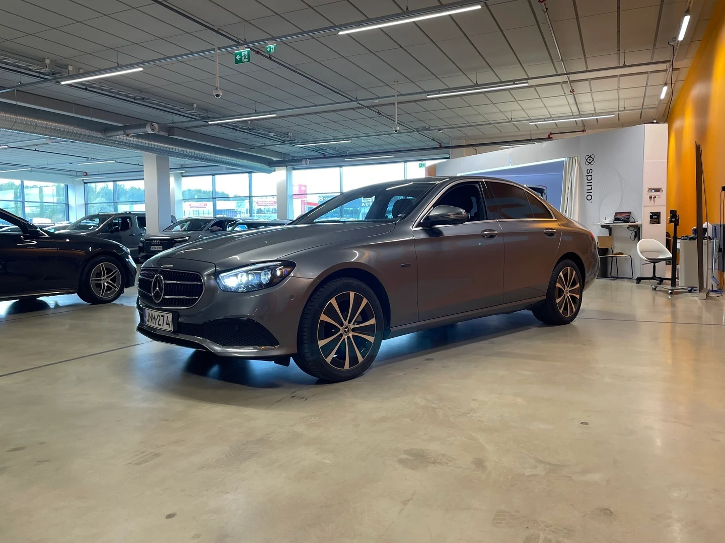 Car Image - 6dsheD4qdf7r1SccRR8xbn