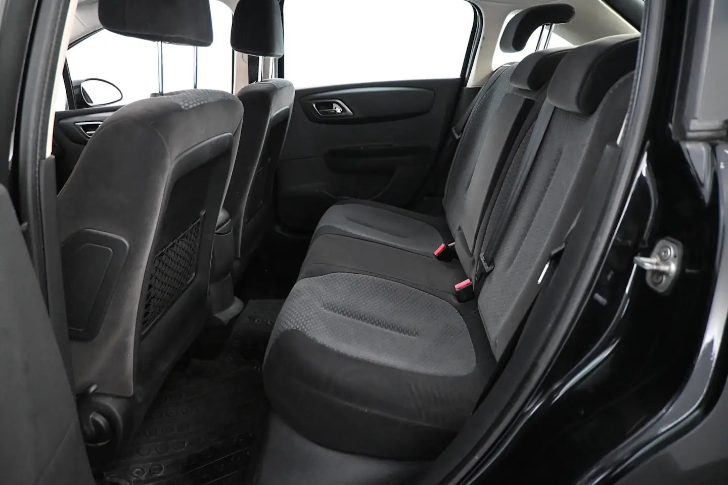 Car Image - T1Lk6lpTFl4LYX5A4MuZR