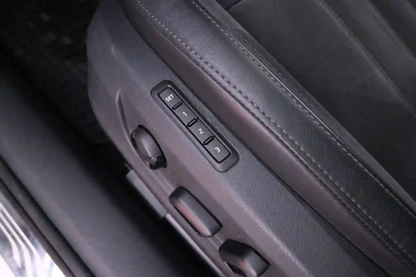 Car Image - 6ZrFRFYFGNBPKJ3rYwrZNL