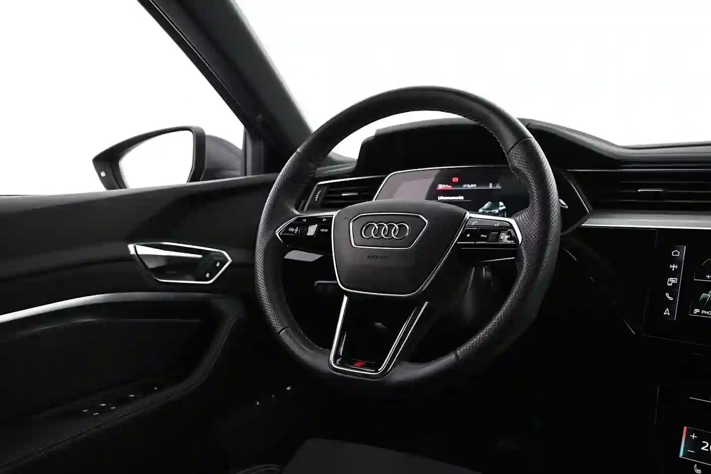 Car Image - G7NRYgIgJqqBdutQO3psc