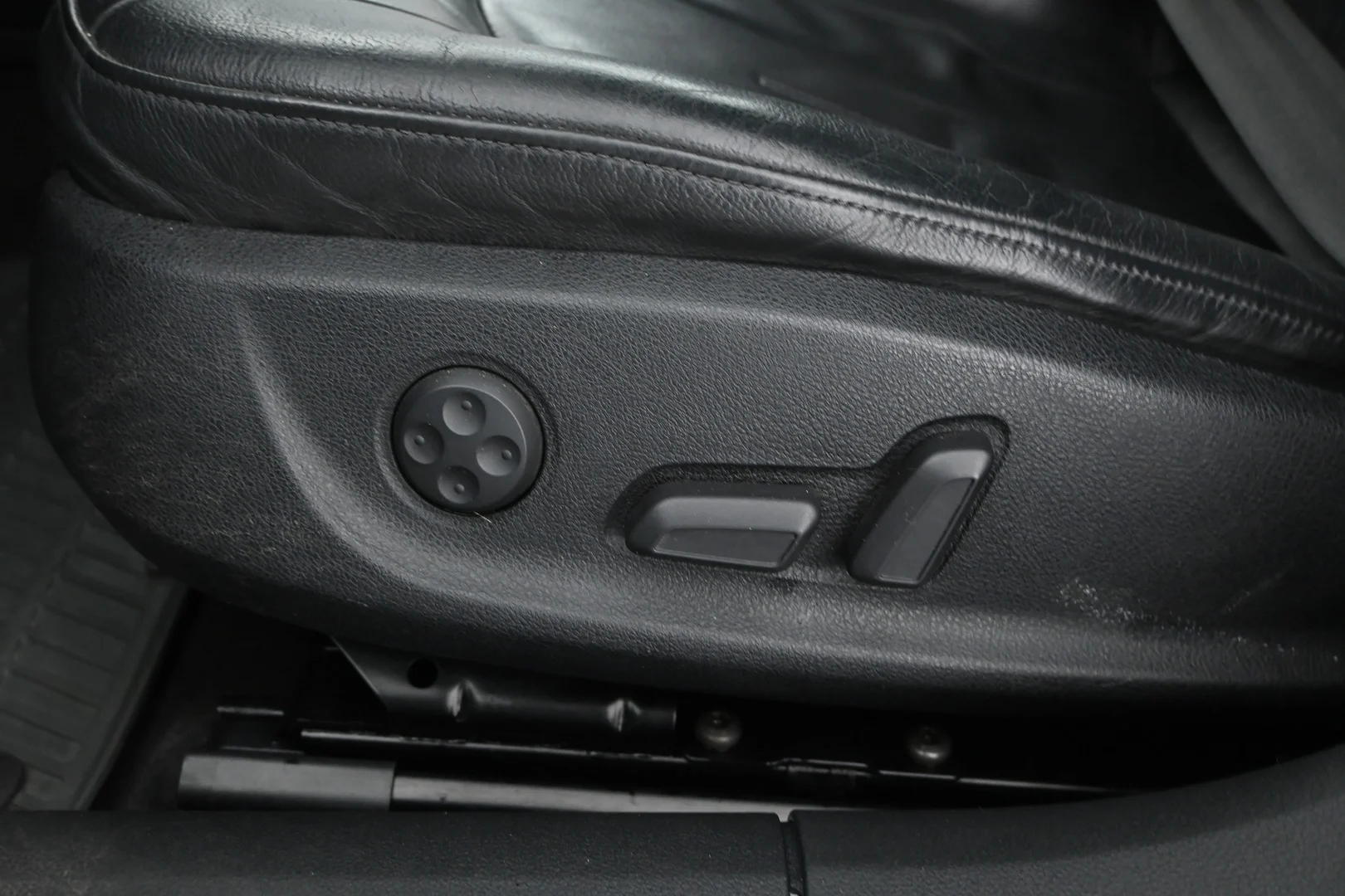 Car Image - 3q077vruN3AGvSgwrk9jFp