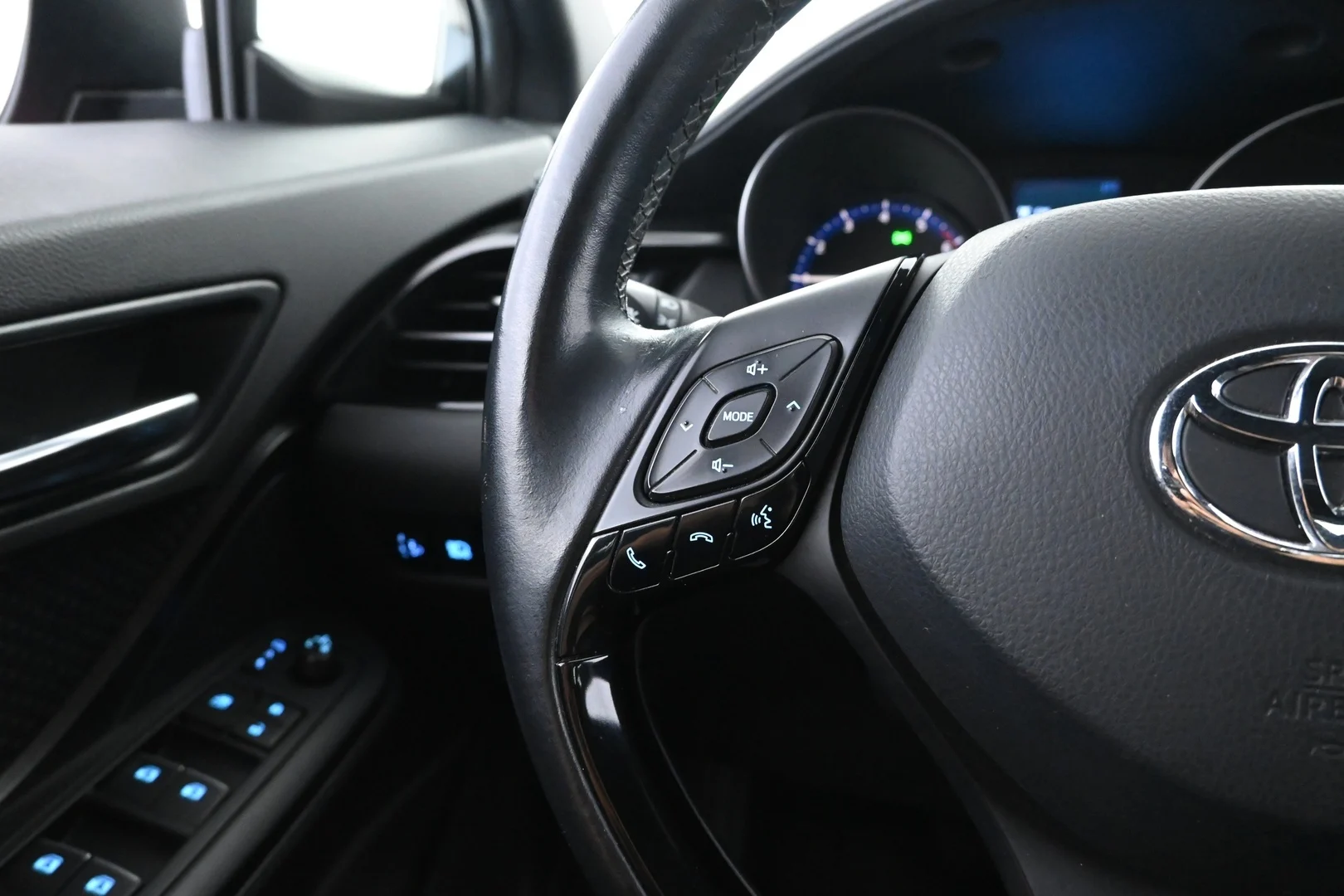 Car Image - 3tbxRSmZSfbk2UGlREO45p
