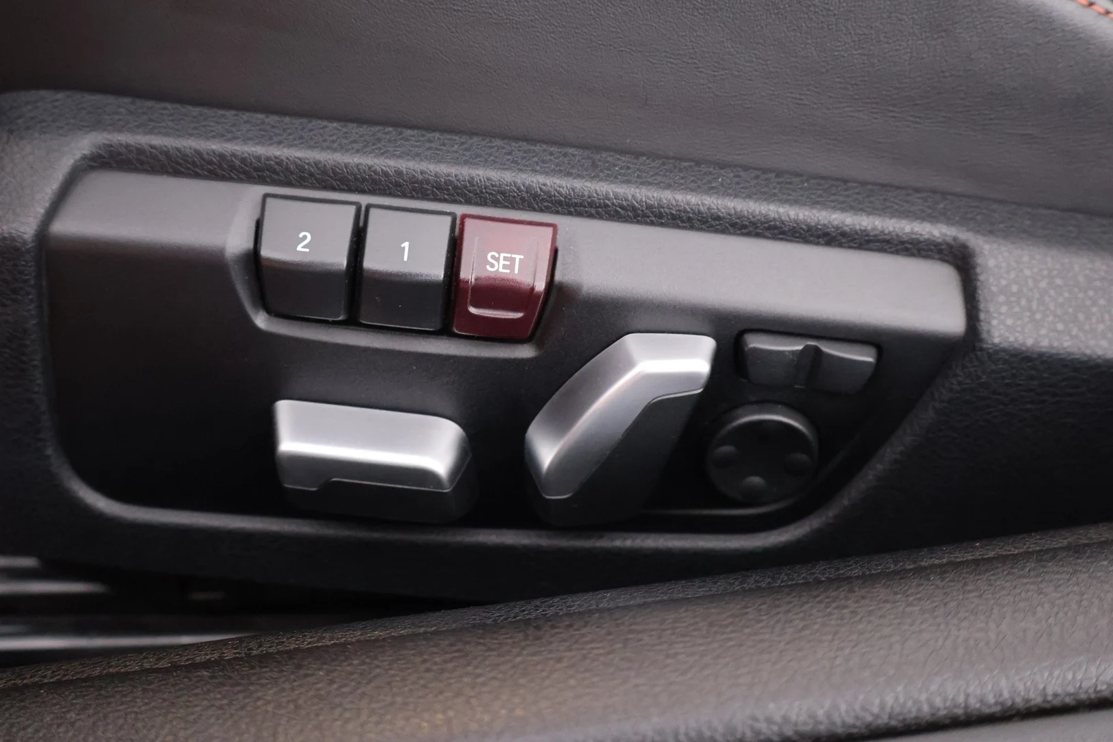 Car Image - 5iIZqgsZ1fFSkLVGbjc4E7