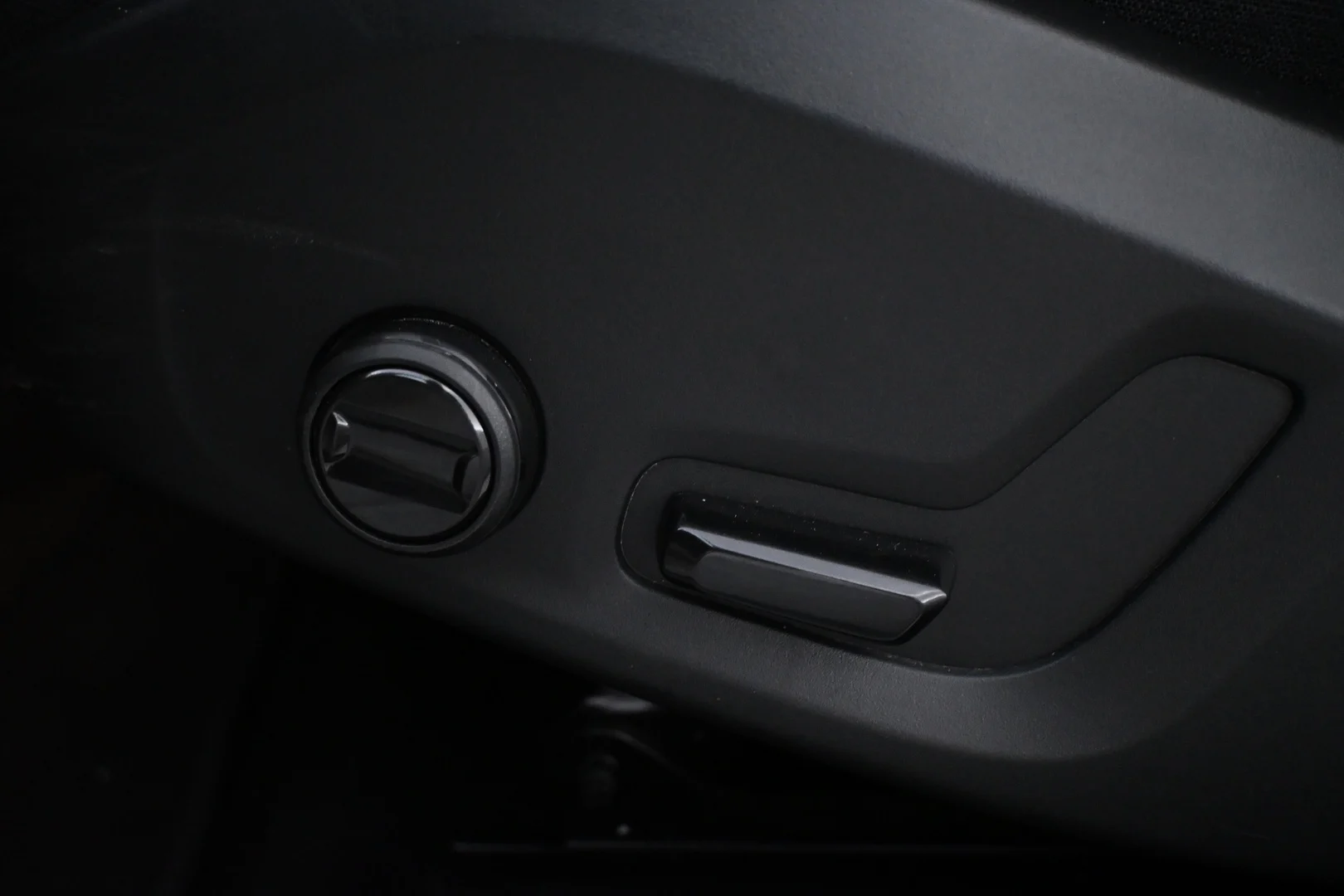 Car Image - 21PGFlkAHPEVoWABXKwtmR