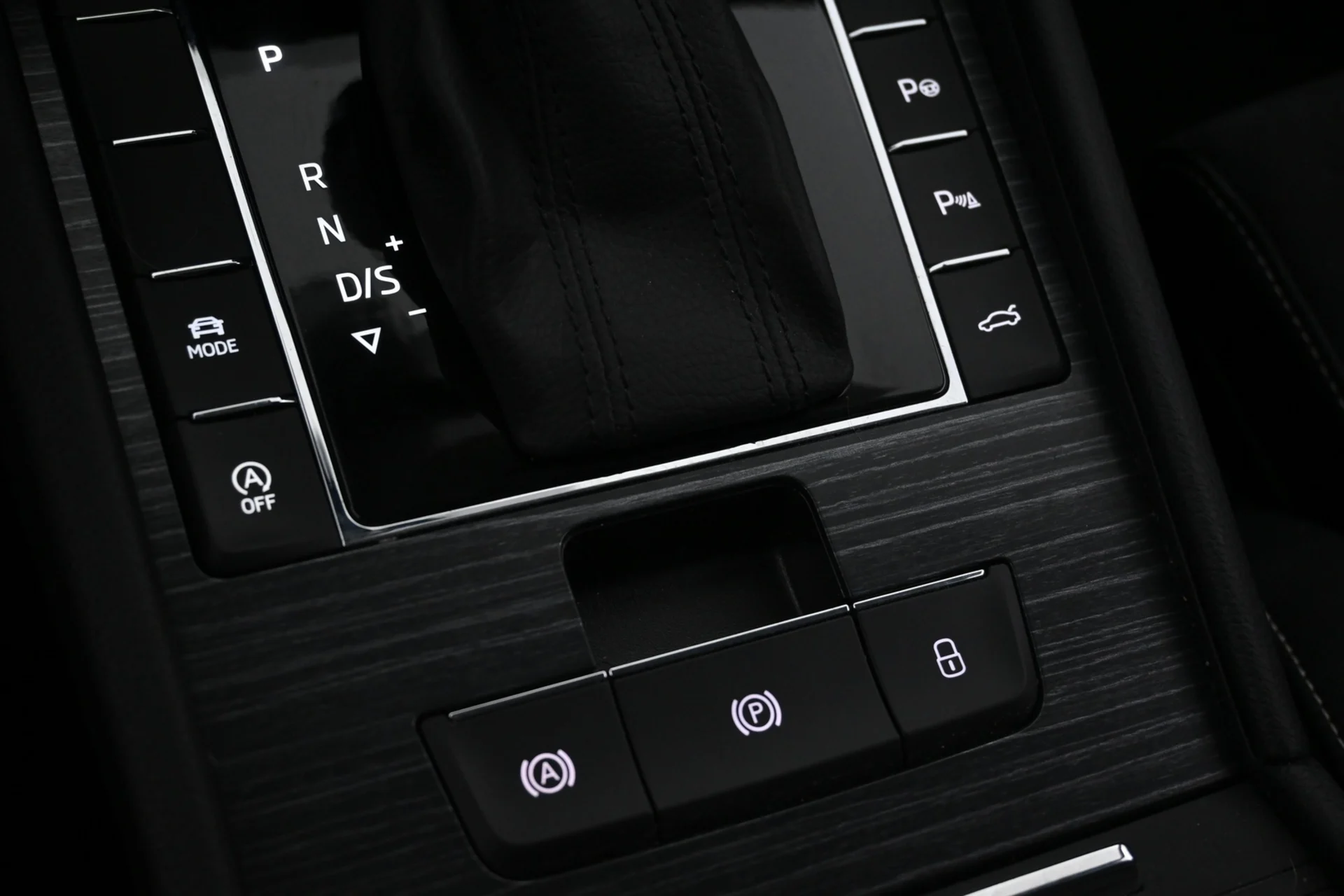 Car Image - Pwitx3Zqt6vrQSTGVYUG8