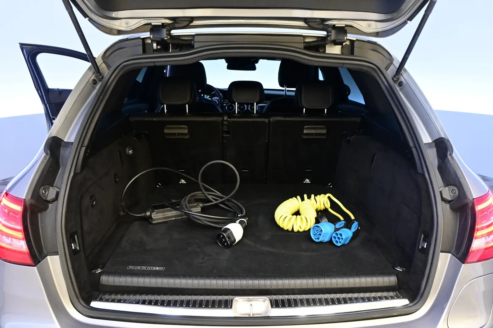 Car Image - 3Q1cmYW1wquo21rty4CEox