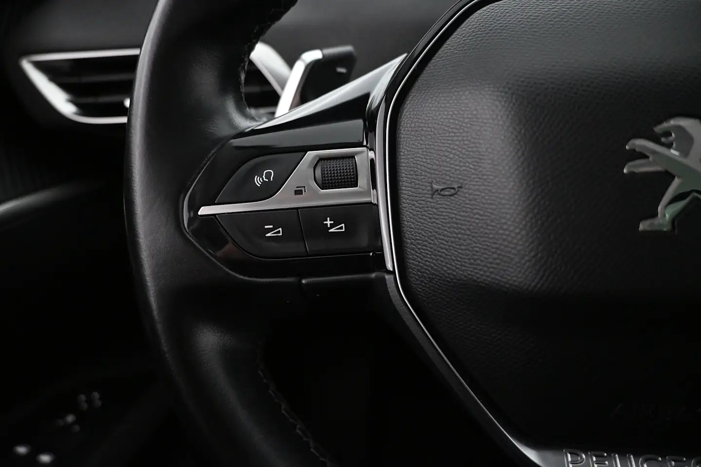 Car Image - kynrHpBG1aD5eKdHkorxg