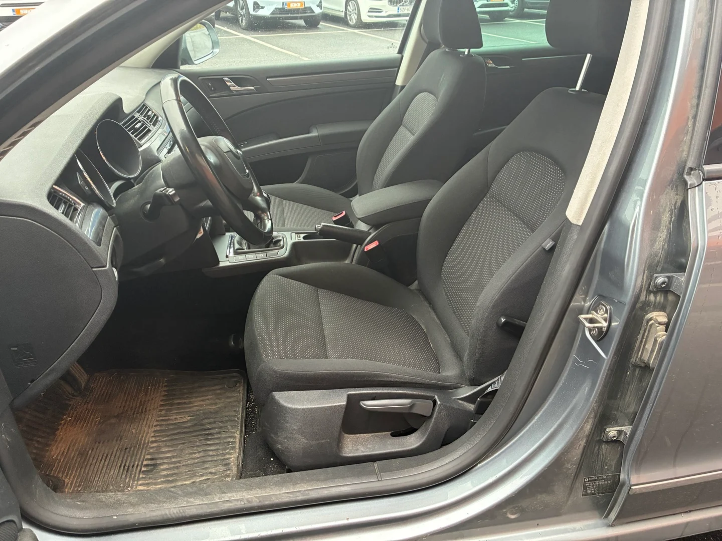 Car Image - 3U5rA9huMUjshNCUg4llmI