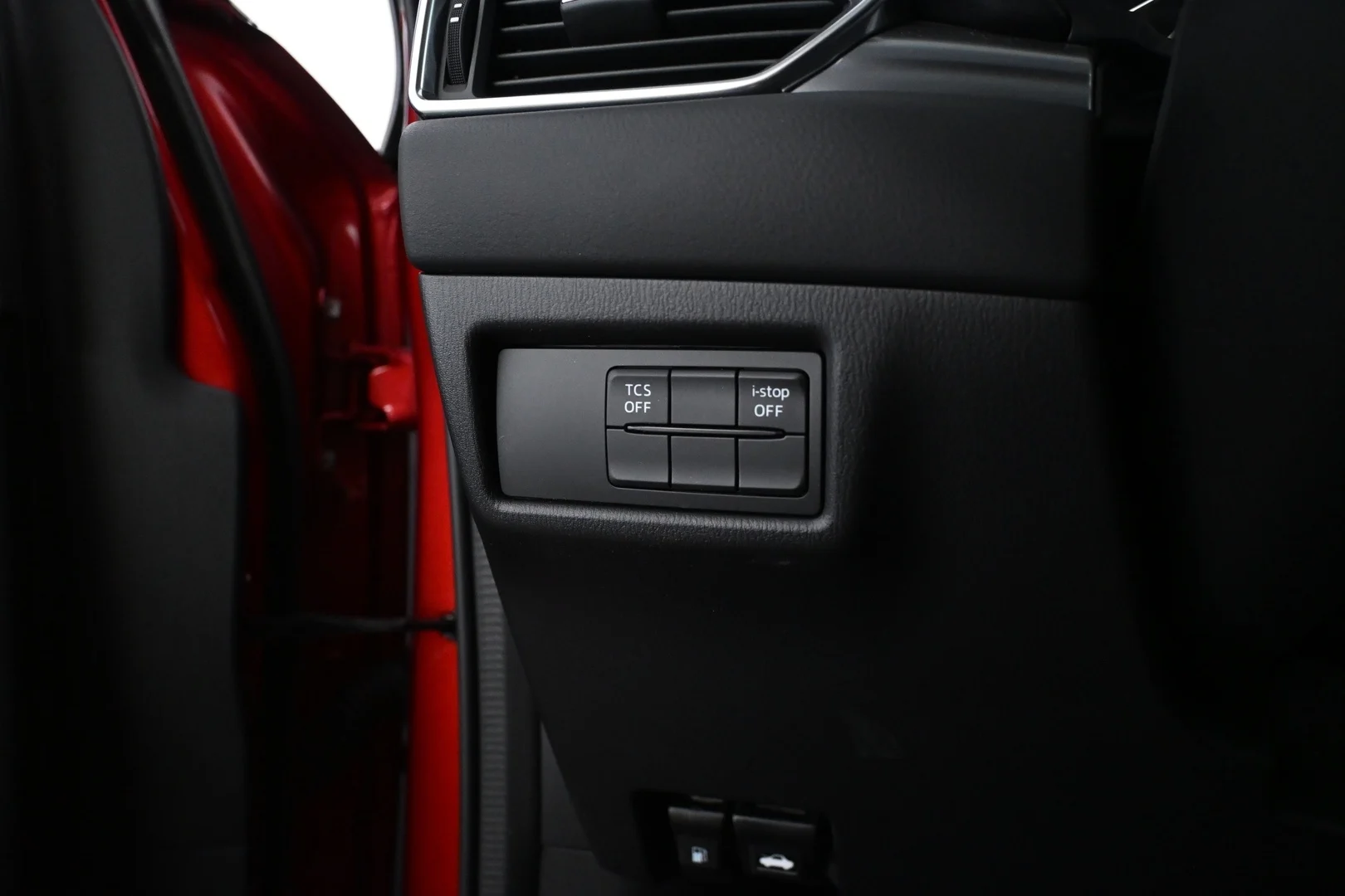 Car Image - V8Luium5qRcEuTjS9PJh5