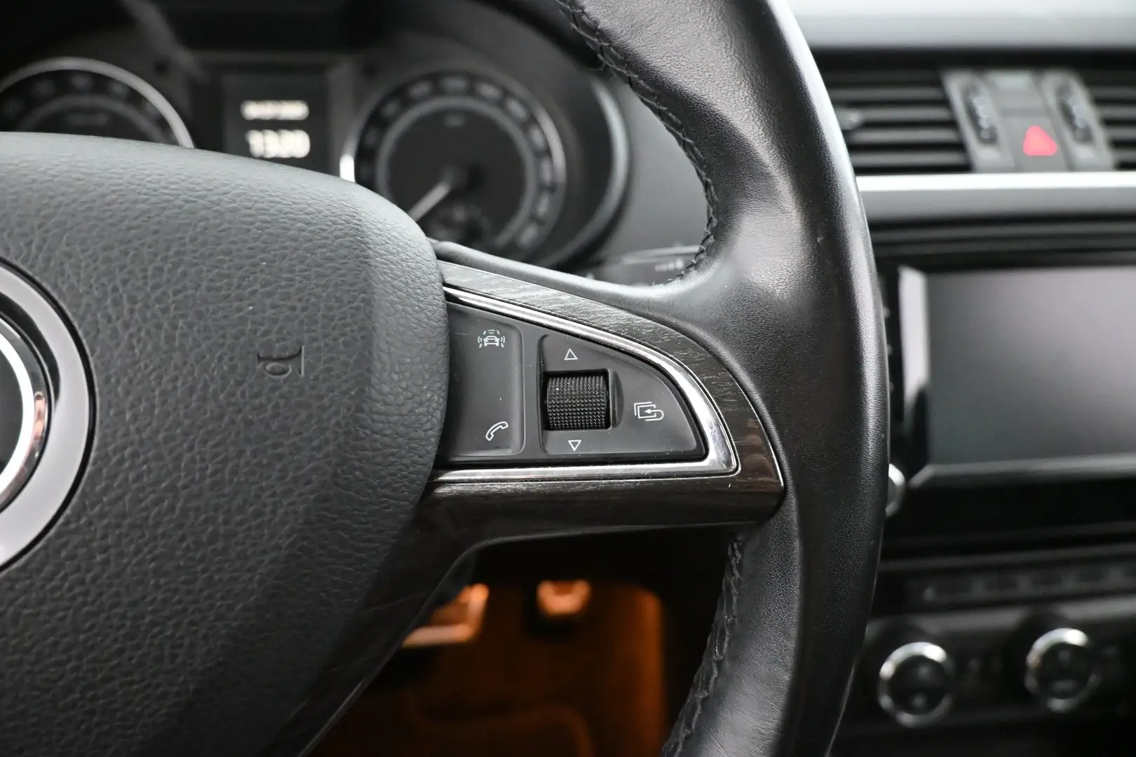 Car Image - 4E8UZeSECFeKmjN55c1yDm
