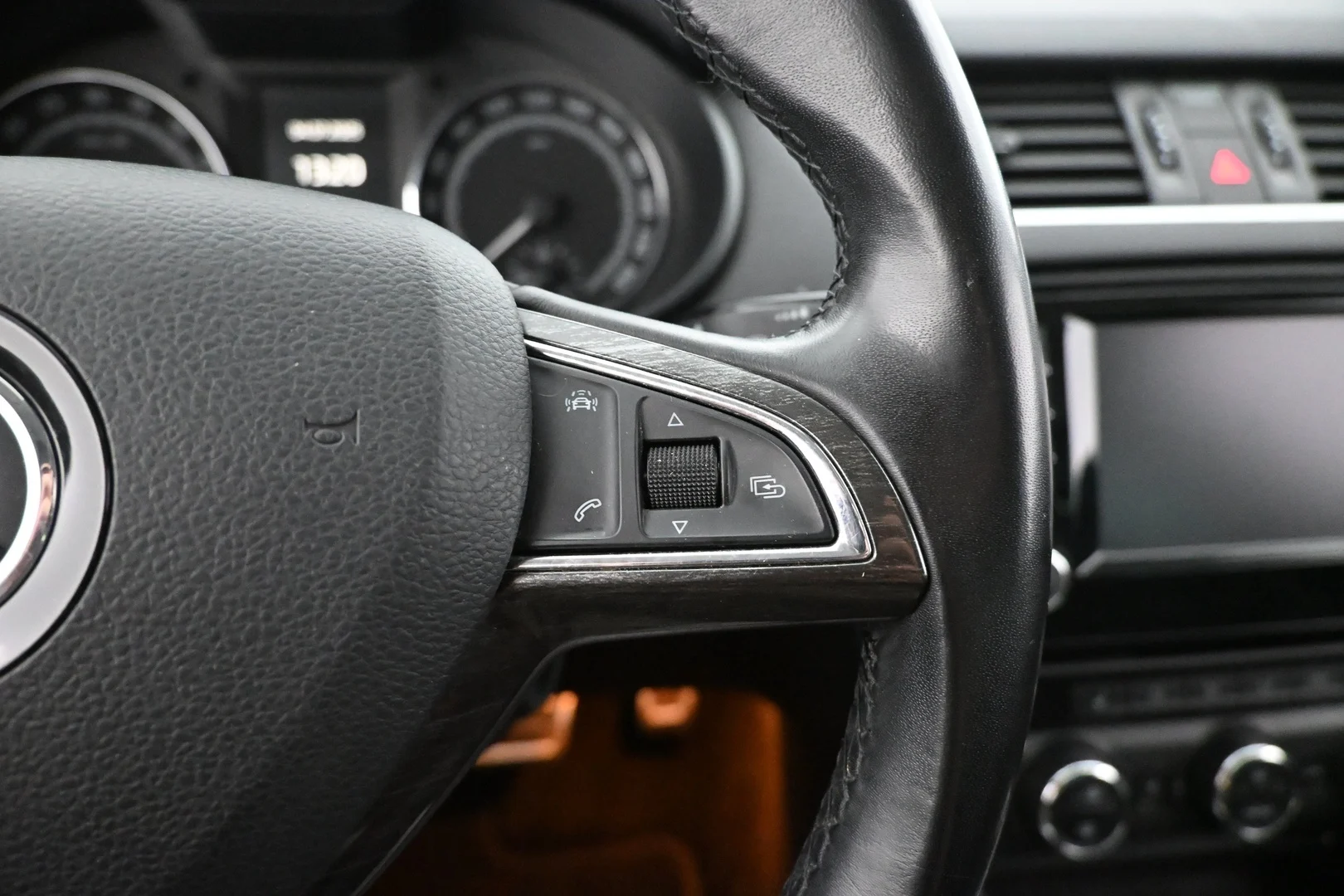 Car Image - 4E8UZeSECFeKmjN55c1yDm