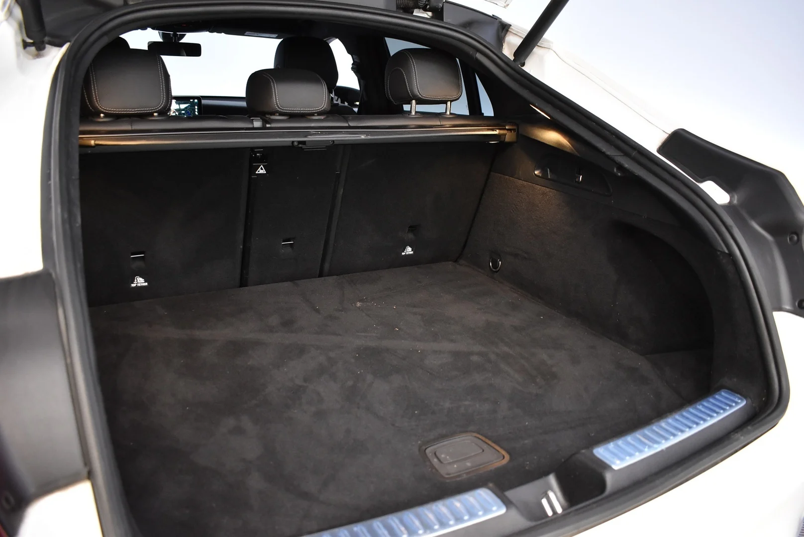 Car Image - 2IcPohgMWEKHOoKEx5vNCp