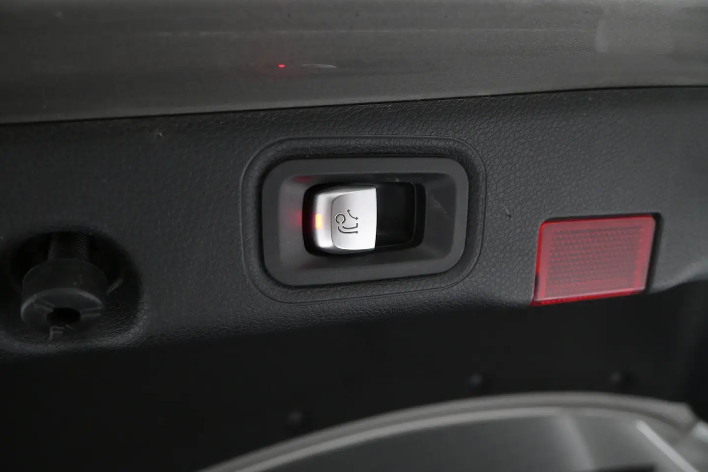 Car Image - 37Aj3VYshQSYGeFjnoV06K
