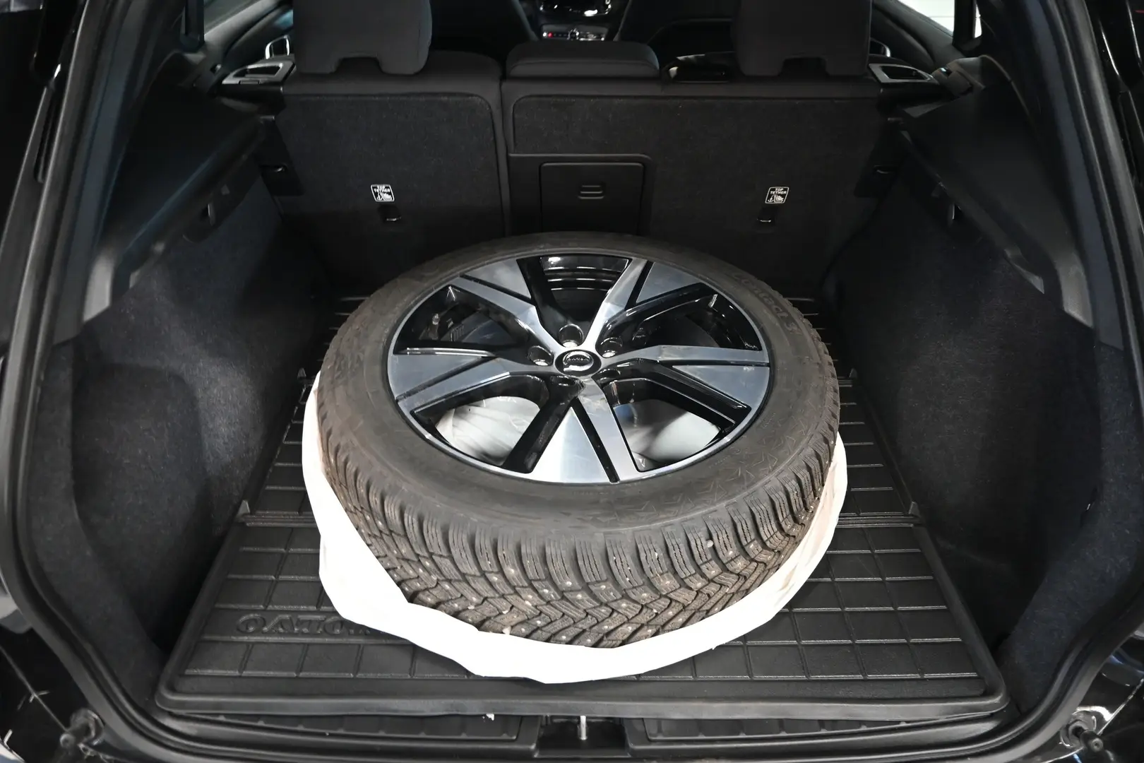 Car Image - 6UUEM8Pmt991v7jSu1PdYo