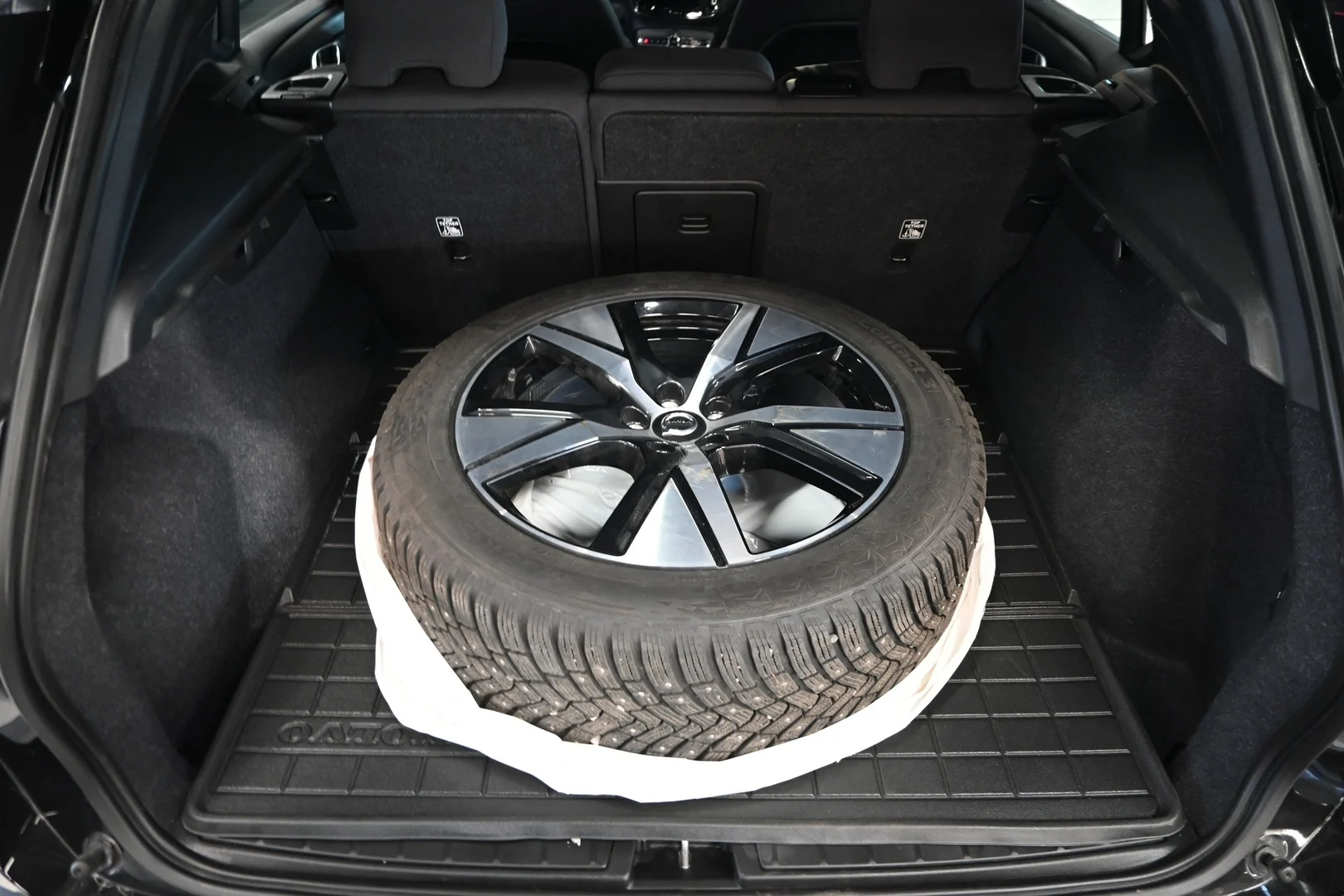 Car Image - 6UUEM8Pmt991v7jSu1PdYo