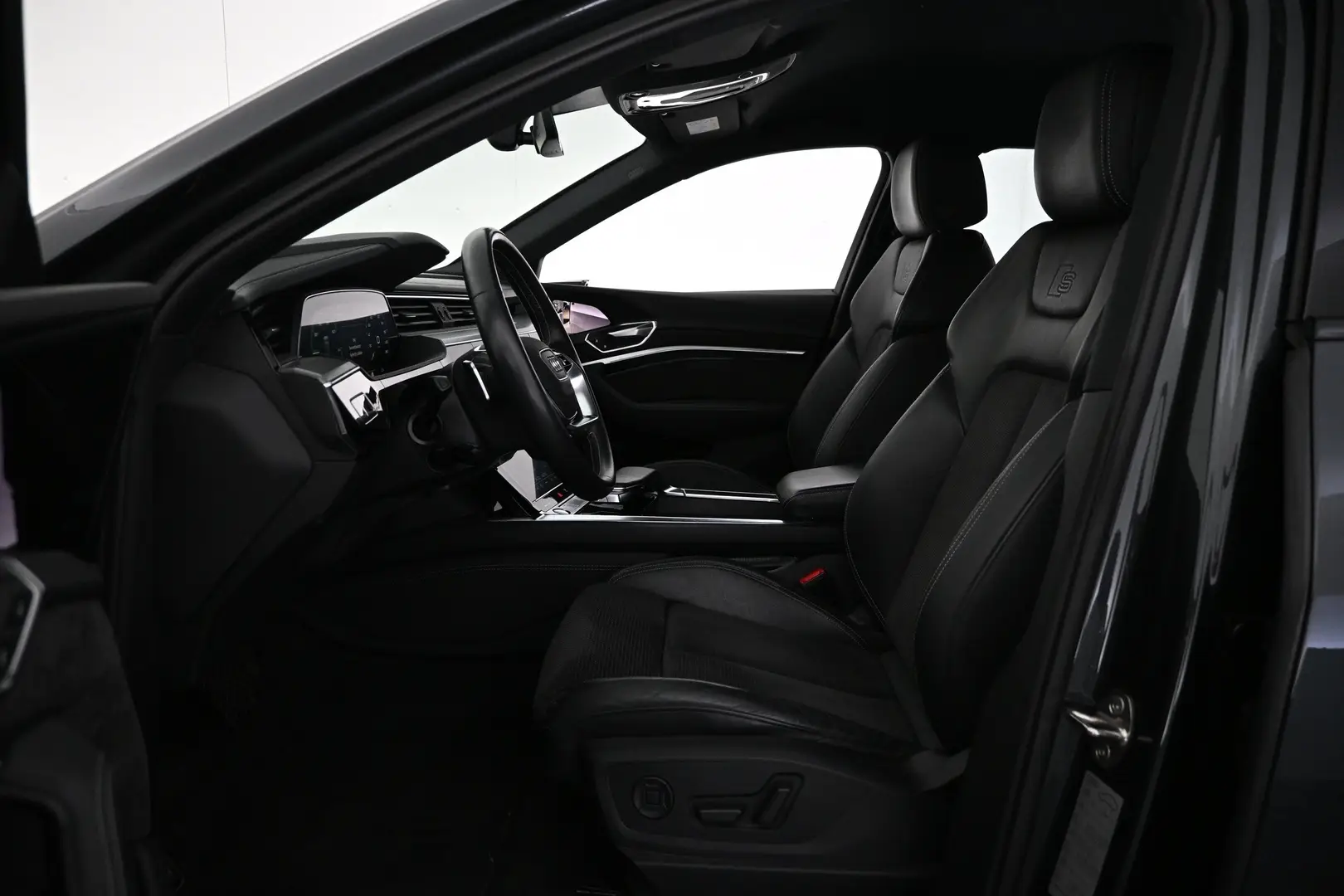 Car Image - 1DVlsTHozufysu1vHwMZIL