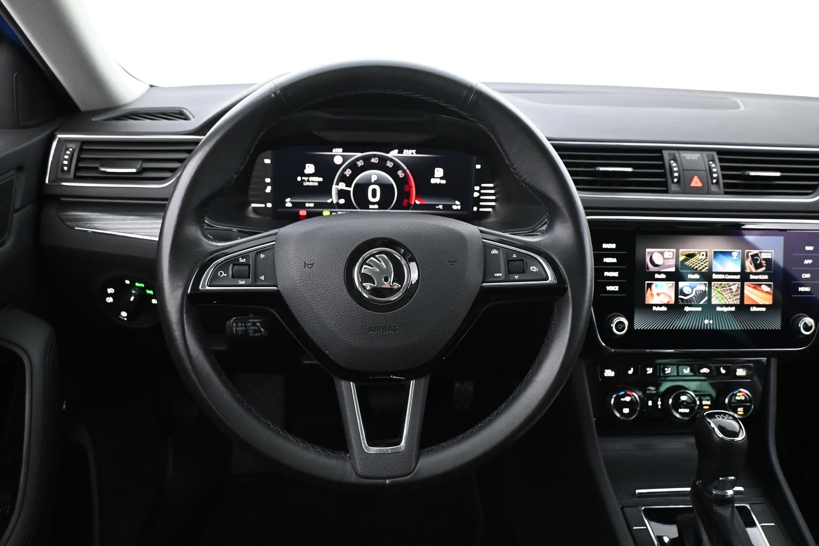 Car Image - 5jxPgzfrXf9zCUWUj6dKwH